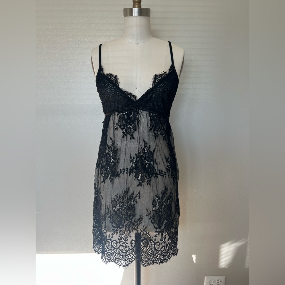 Elegant Black Lace Chemise